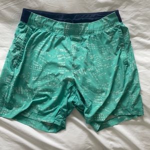 Men’s Lululemon shorts (L) - 7” inseam